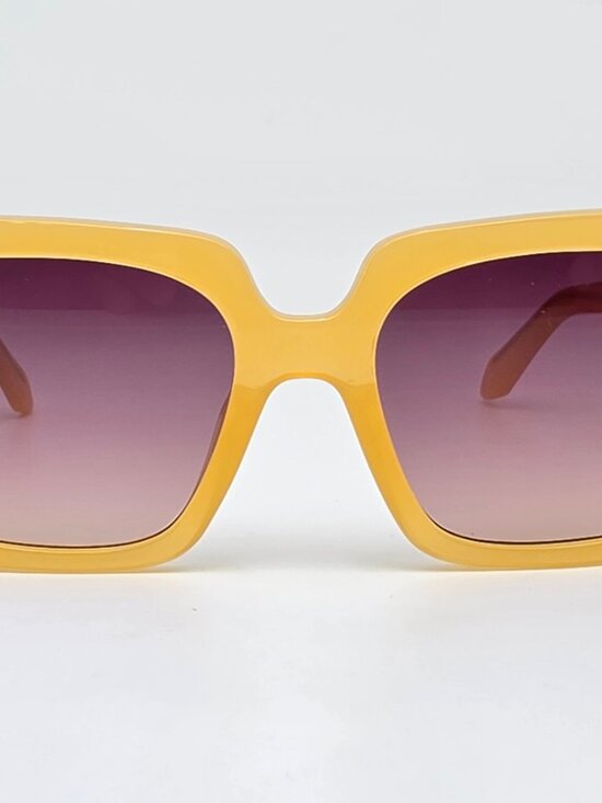 Quay Australia x Paris Hilton Total Vibe Tan Frame Brown Lens Sunglasses 54mm main image 14